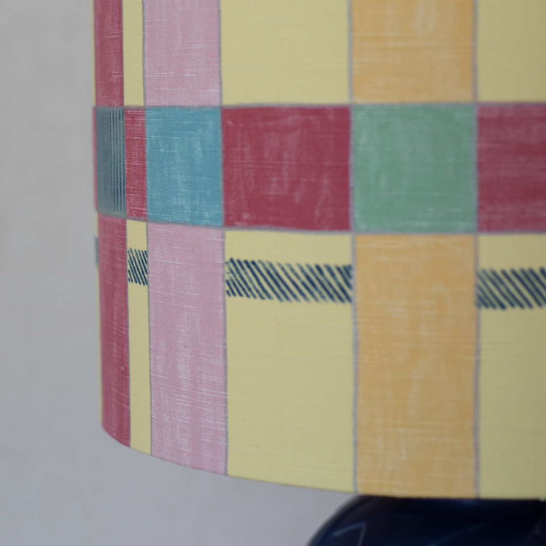 blue lamp yellow checked