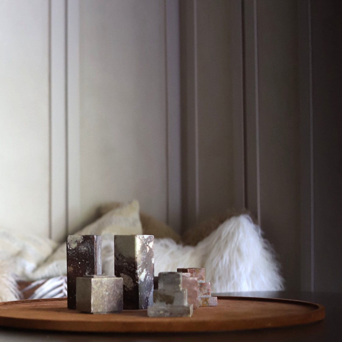 candle holder set red marble