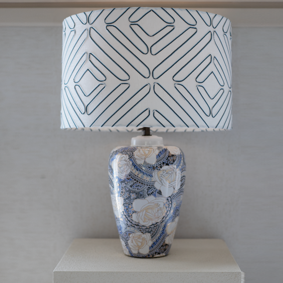 blue floral chinese lamp