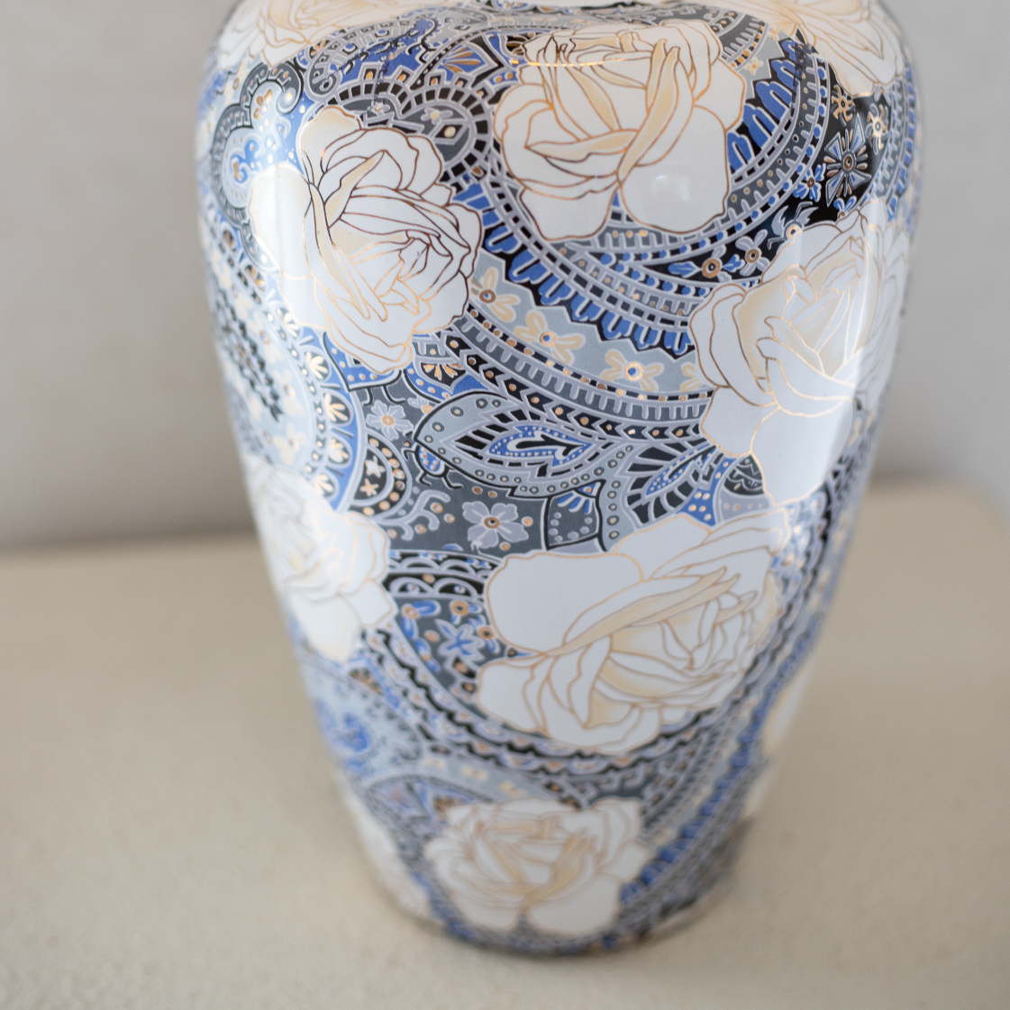 blue floral chinese lamp