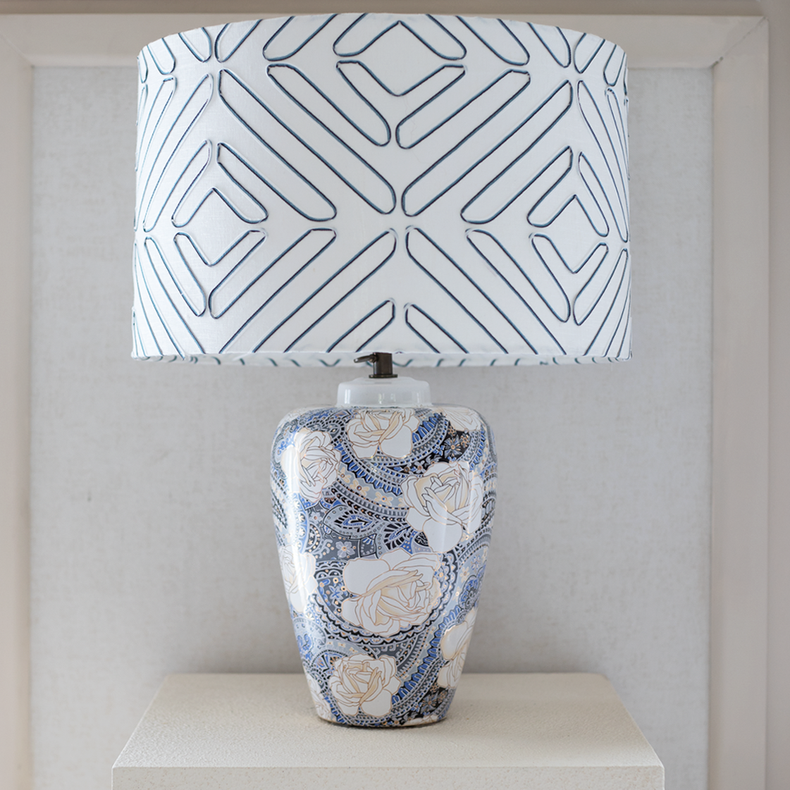 blue floral chinese lamp