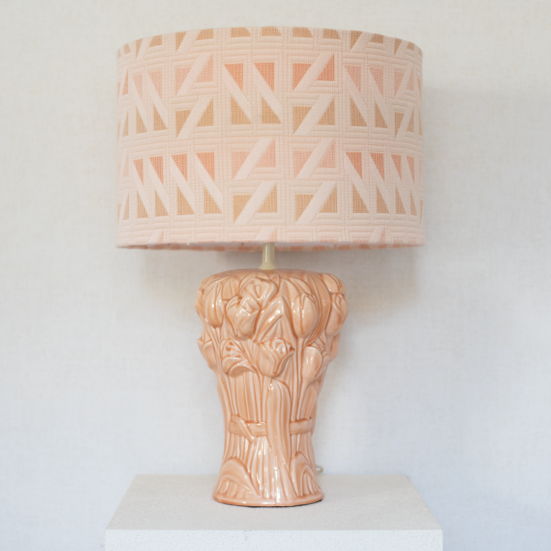 pink tulips lamp