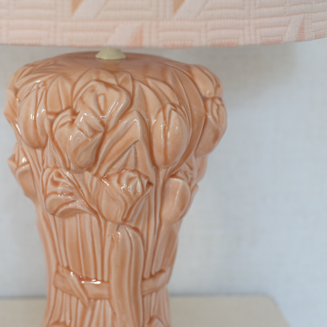 pink tulips lamp