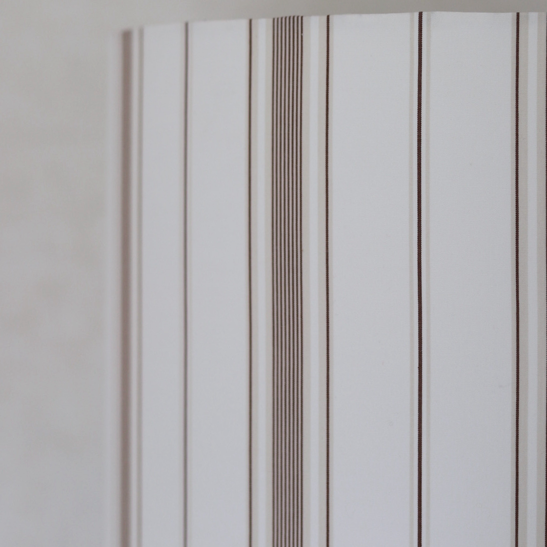 LEXIE white burgundy stripes