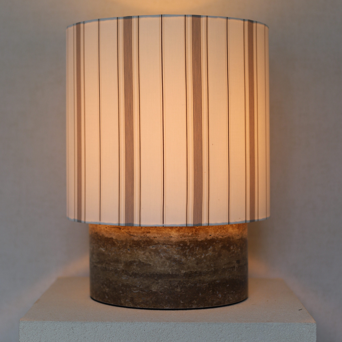 LEXIE white burgundy stripes