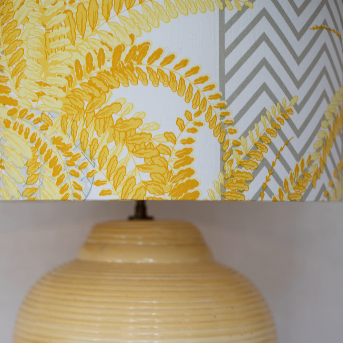 yellow leaves lamp